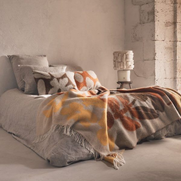 2000049119013-plaid-madonne---138x220---camel