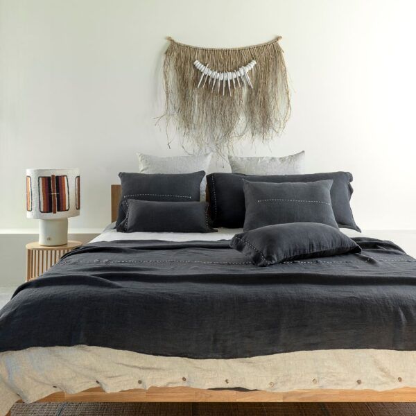 3701501328514-coussin-comics-30x60---honey