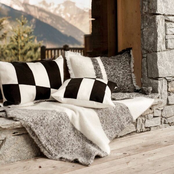 3662049125518-housse-de-coussin-40x60-megeve--noir