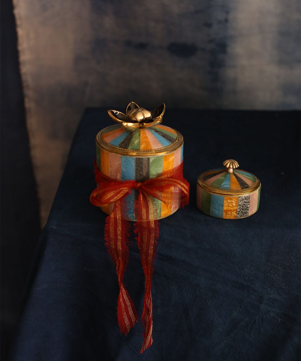 2000049123362-liv-circus-box-large-multi