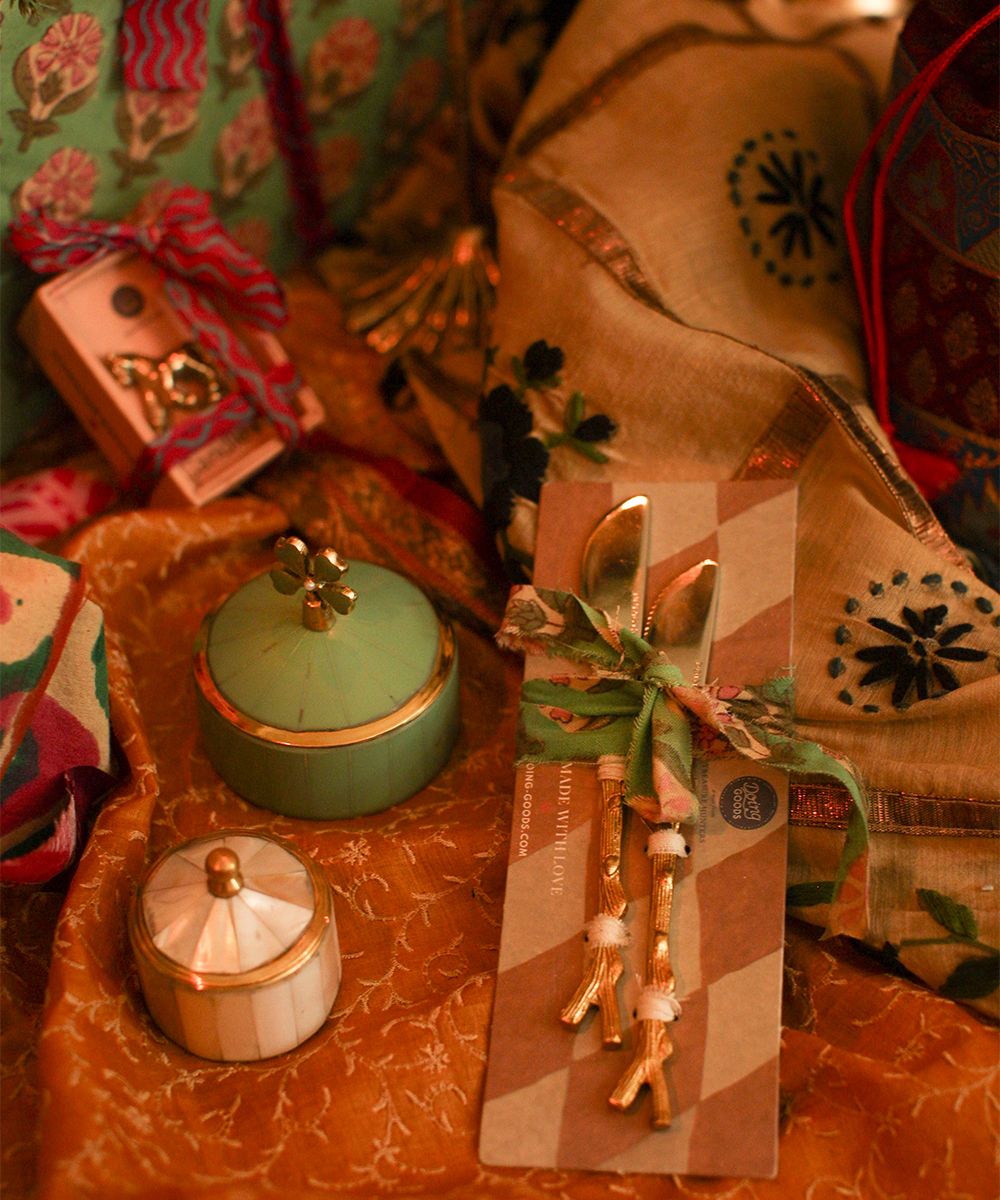 2000049123478-twiggy-butter-knife-set