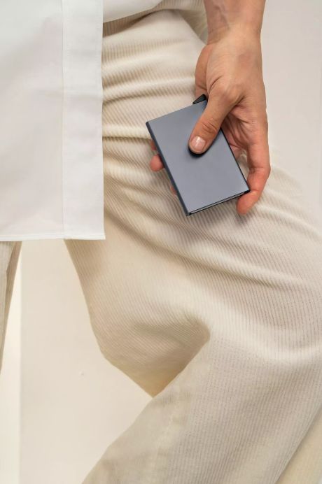 8718215280040-cardprotector---titanium