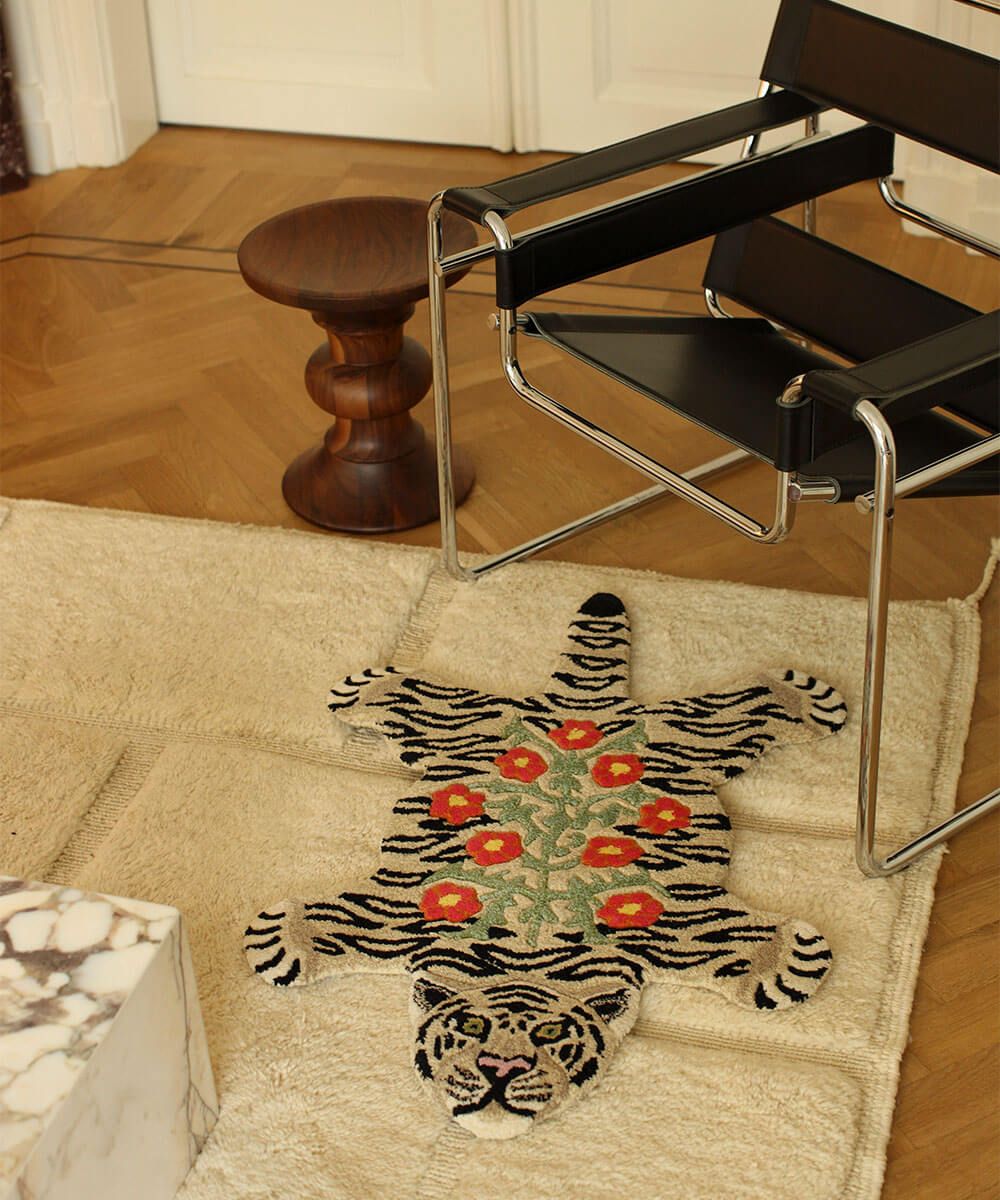 2000049125496-tapis-floral-white-tiger-rug-small