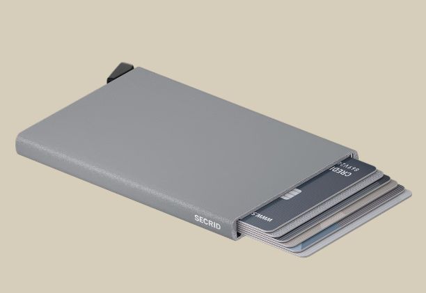 8721077501147-cardprotector-powder---grey