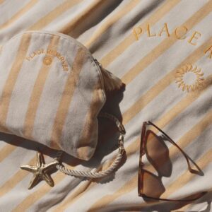 2500100025036-trousse-place-reservee---holiday----gold