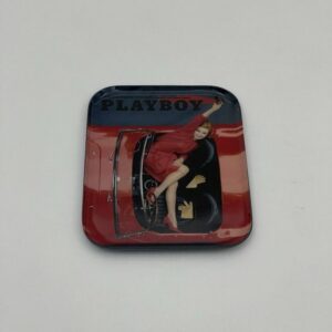 3662101090716-plateau-playboy-s---1963-08-voiture-rouge